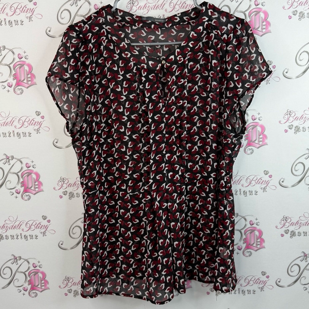 Smart Set T-shirt abstract button detail front Black and Red Sheer Blouse